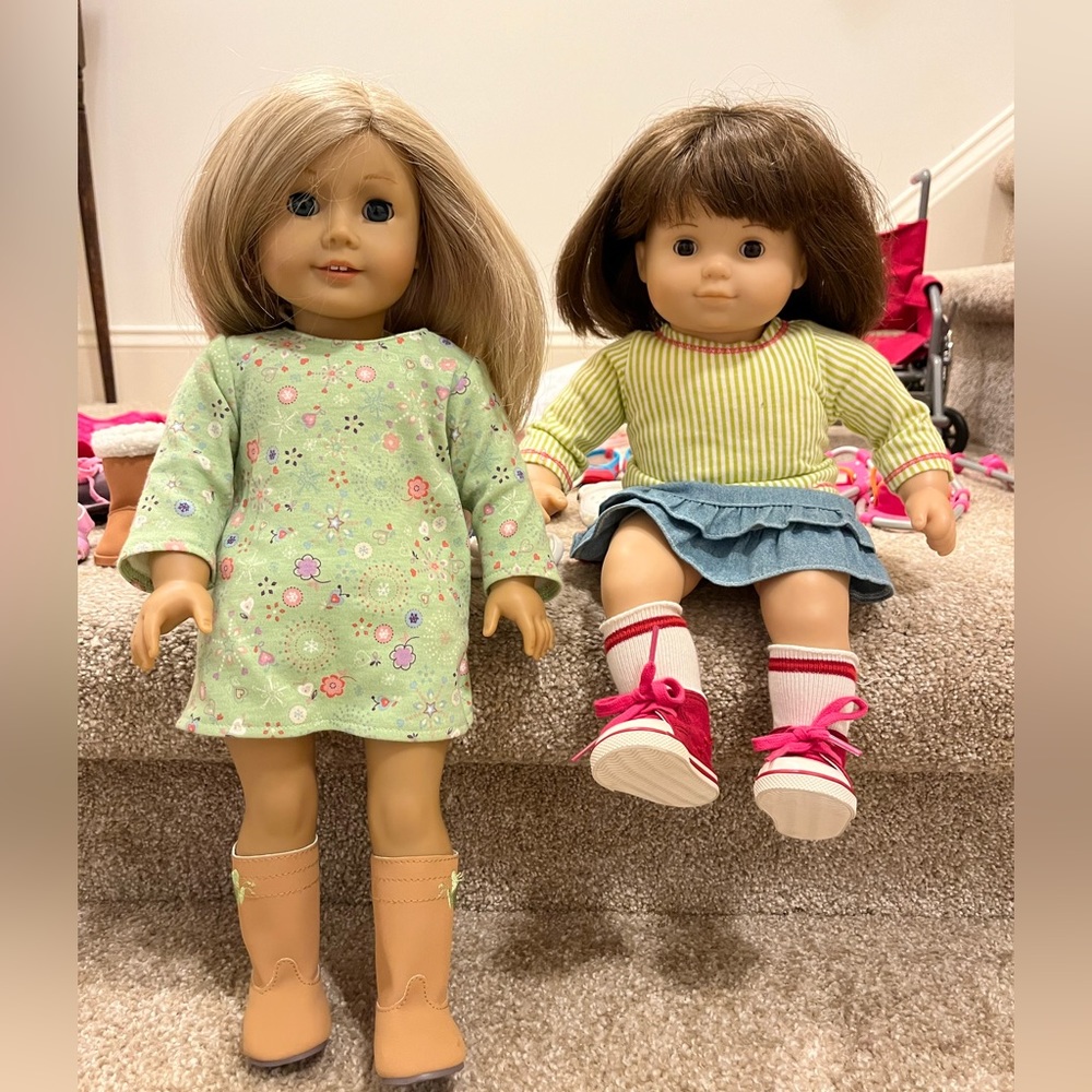 American Girl Dolls and lot of clothes and accessories